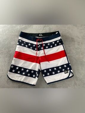 Quiksilver Board Shorts Mens 34 Patriotic USA Flag Swim Trunks Stars And Stripes